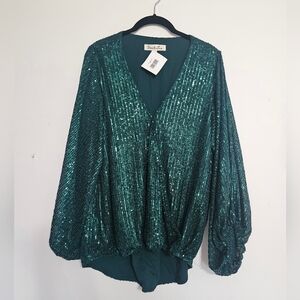 NWT Boutique Vine & Love Green Sequin Drapey Blouse Size Large Holiday